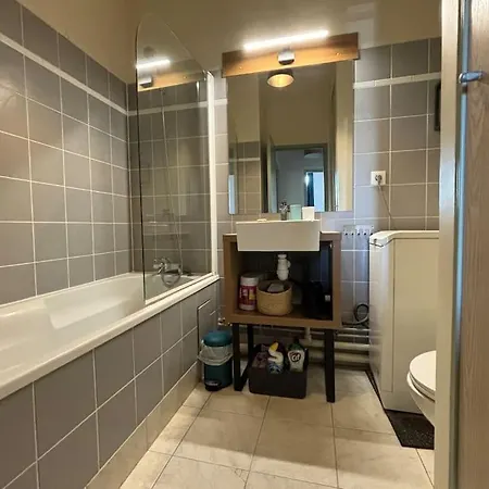 A Deux Pas Du Chateau De ! Versailles